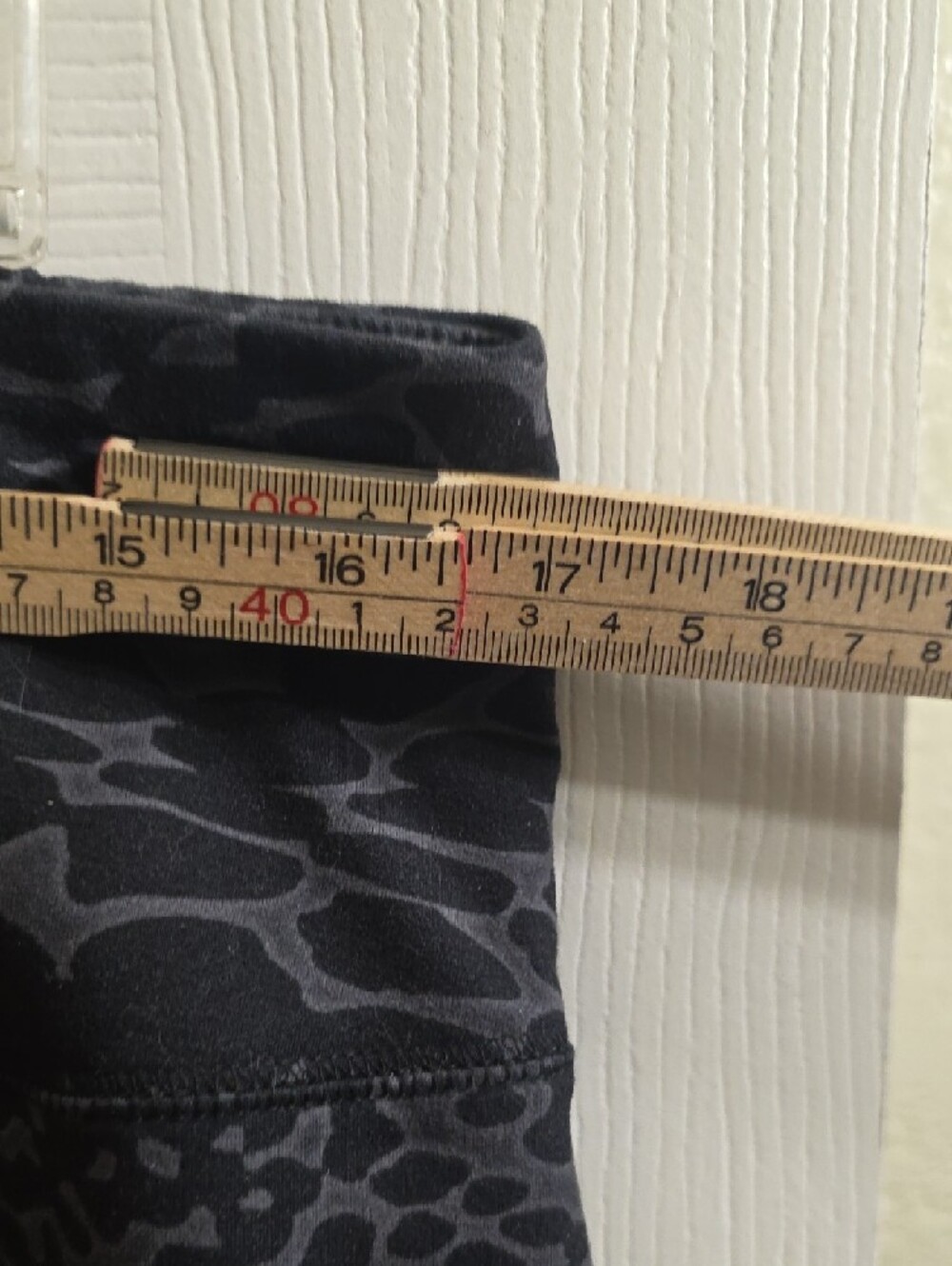 DSG Charcoal & Heather Gray Animal-Print Cropped Leggings Size XL - Picture 5 of 5